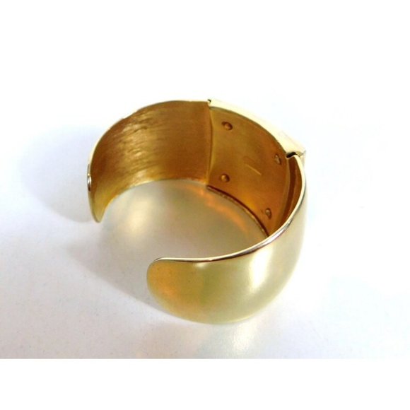Vintage Avon Gold Tone Creamy Lucite Square Cuff Bracelet Mid Century Modern - Picture 7 of 10